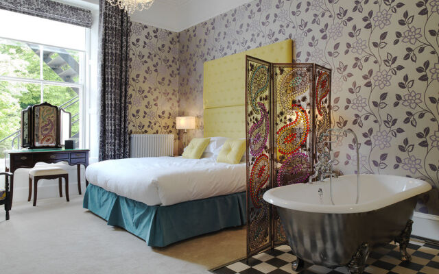 Ailsa Craig Hotel
