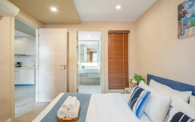 Seven Seas Condo Resort steps to  Beach