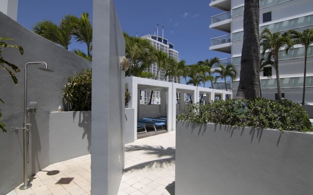 Sapphire Suite Beachfront, Gym + Pool!