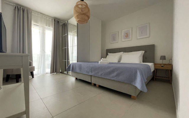 Exclusive Seafront Suites with hot tub