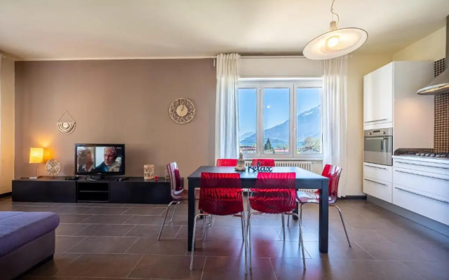 Lake view apartment with parking in Dongo - Larihome A26