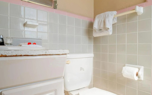 Capital O Hotel Beeville - US 181