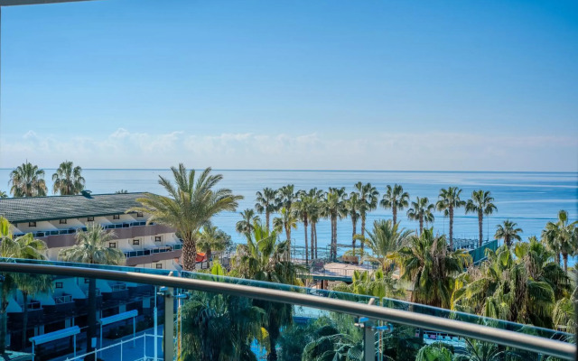Concordia Celes Hotel
