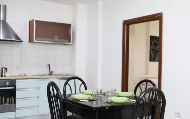 Napoli Centrale Budget Apartment by Wonderful Italy