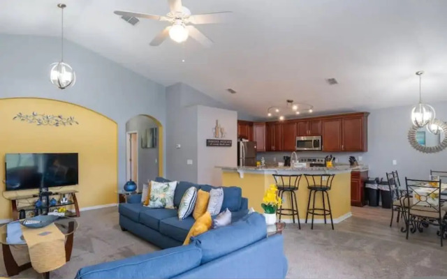 Spacious 4 bed 3 Bath Pool Home