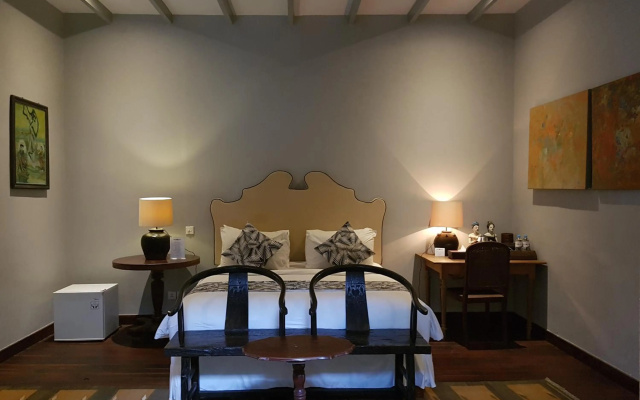 Room & Vespa 3 – Guest Rooms – Bali