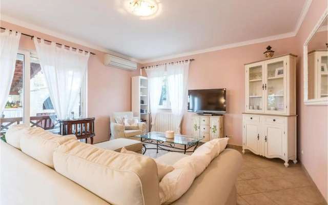Four-Bedroom Holiday Home in Kastel Novi