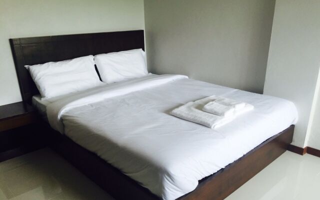 Siriwat Apartment