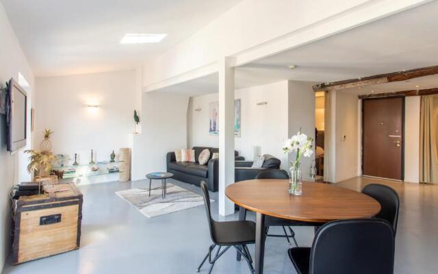 Ross 5 F2, Lumineux, Balcon, Loft, Clim, Vieux Nice