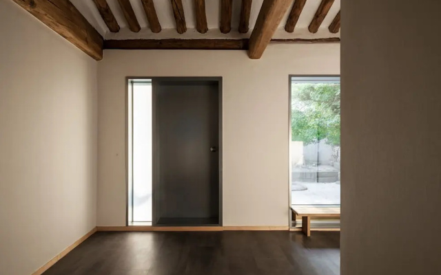 Hanok Residence Hotel Side