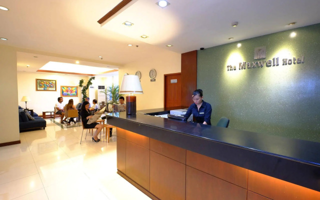OYO 187 The Maxwell Hotel