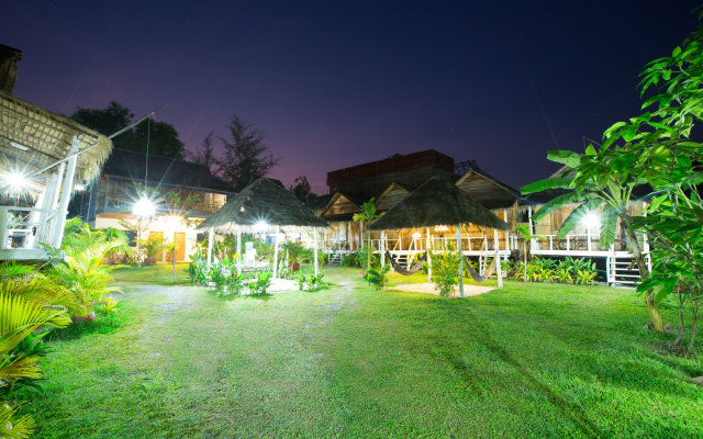 Mary Beach Bungalows