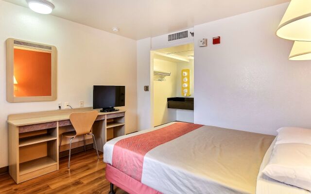 Motel 6-Salinas, CA - South - Monterey Area