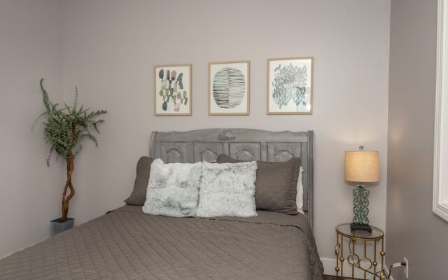 Heart of Mainstrasse Apt 2