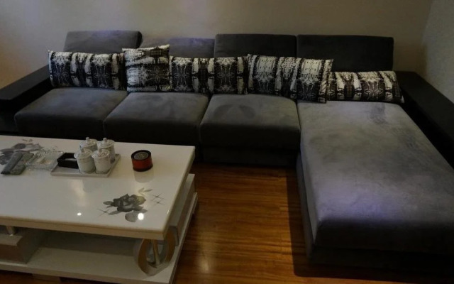Zhongxiang Tianyue Business Hotel