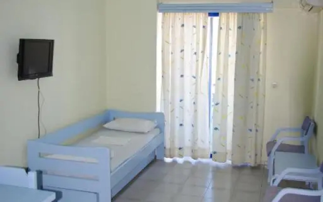 Regina Studios & Hotel