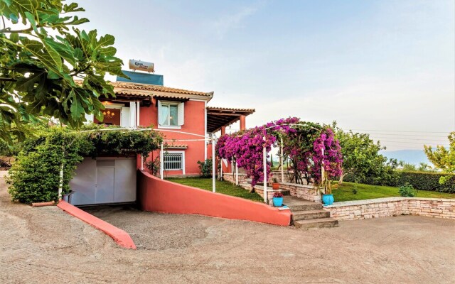 Country house with panoramic view and beach access