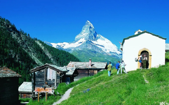 Unique Holiday Home in Heremence in the ski Area