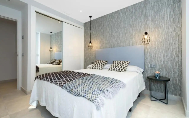 Playas Del Duque Apartment