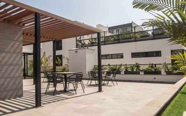 w Amazing 2BR in the Heart of Miraflores
