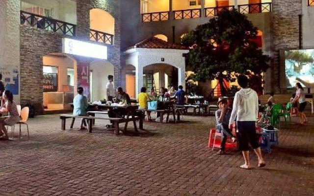 Memoria Pool Villa Family Pension