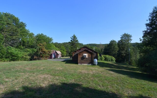 Whispering Hills - Couples Getaway