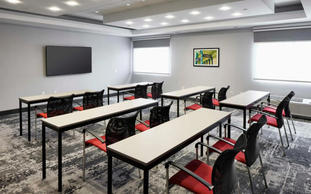 Hampton Inn Newark Airport