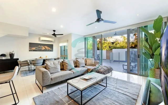 Luxurious Cozy Retreat Pool Office Parking