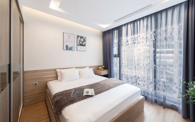 Sweet Apartment in Vinhomes Metropolis