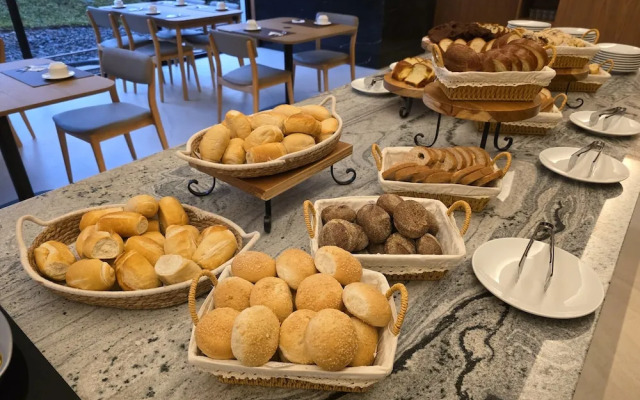 Golden Tulip Canela OFICIAL