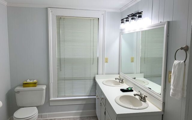 Meadows Inn Bed & Breakfast