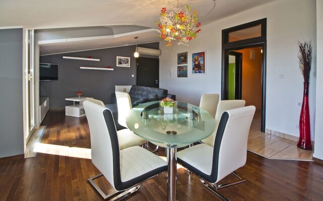 Luxurious Apartment in Dalmatia With Terrace