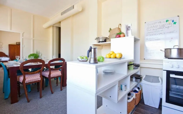 WB319 Chatswood Charmer-Roomy 3 Bed Apartment