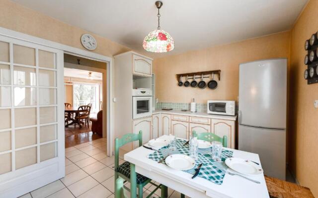 85 m2, calme , parking, centre ville