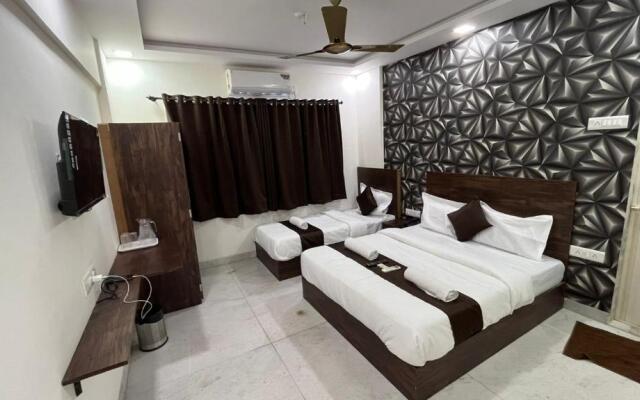 Hotel Plaza Rooms - Prabhadevi Dadar