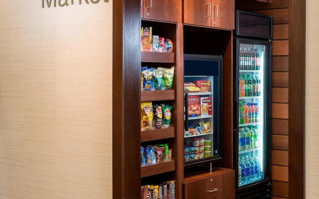 Fairfield Inn & Suites Victoria