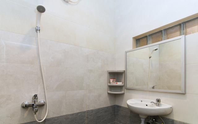 Super OYO 890 Dewi Fortuna Guest House