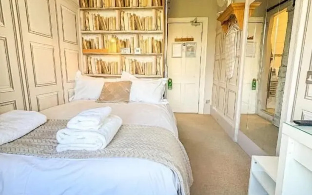 V Rooms Brunswick Square