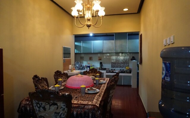 Kanti Kinasih Homestay by The Grand Java