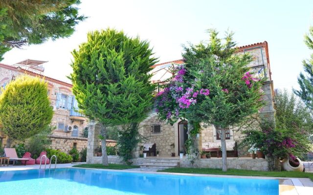 Alacati Zeytin Konak Hotel