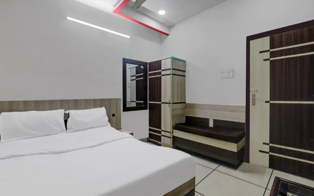 Oyo Flagship 80620 Hotel The Gagan