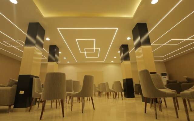 Grand Plaza Hotel