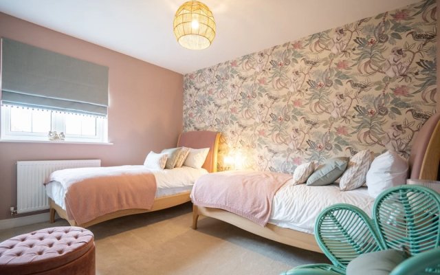 Six Bedroom New-build Detached House In Bicester