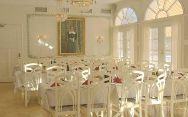 Villa Fridhem Hotell - Mat - Möten