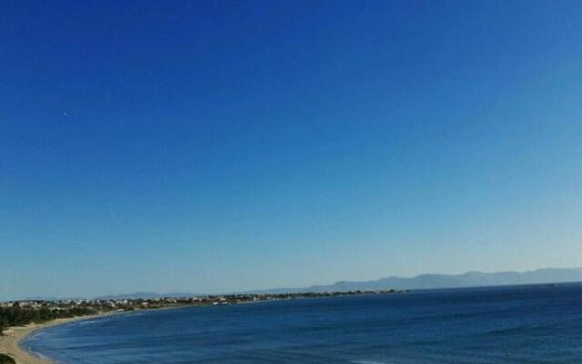 Apartment Michalis by the Sea