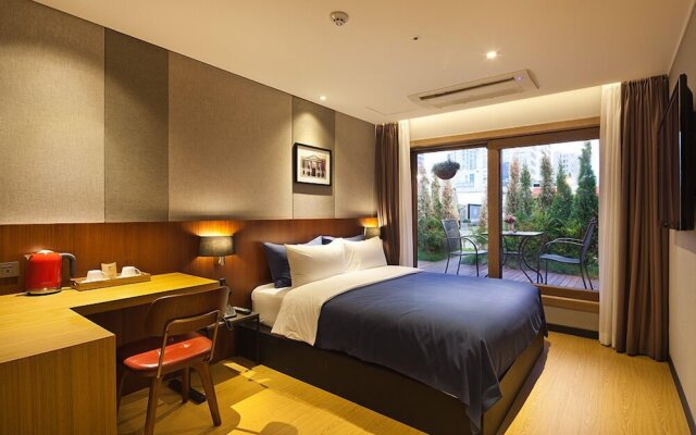 Brown-Dot Hotel Seomyeon