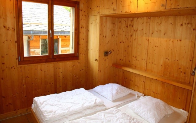 Apartment in Valais Near Cable Car – Guest Rooms – Nendaz
