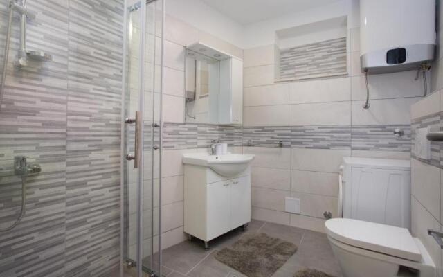 Serious Job Apartment