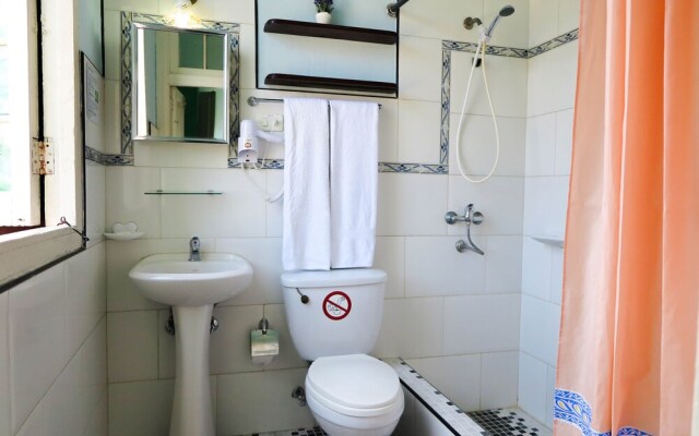 Hostal Balcones 3, Knocking on Cuba