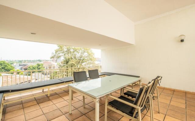 OYO 818 Micasa Residence